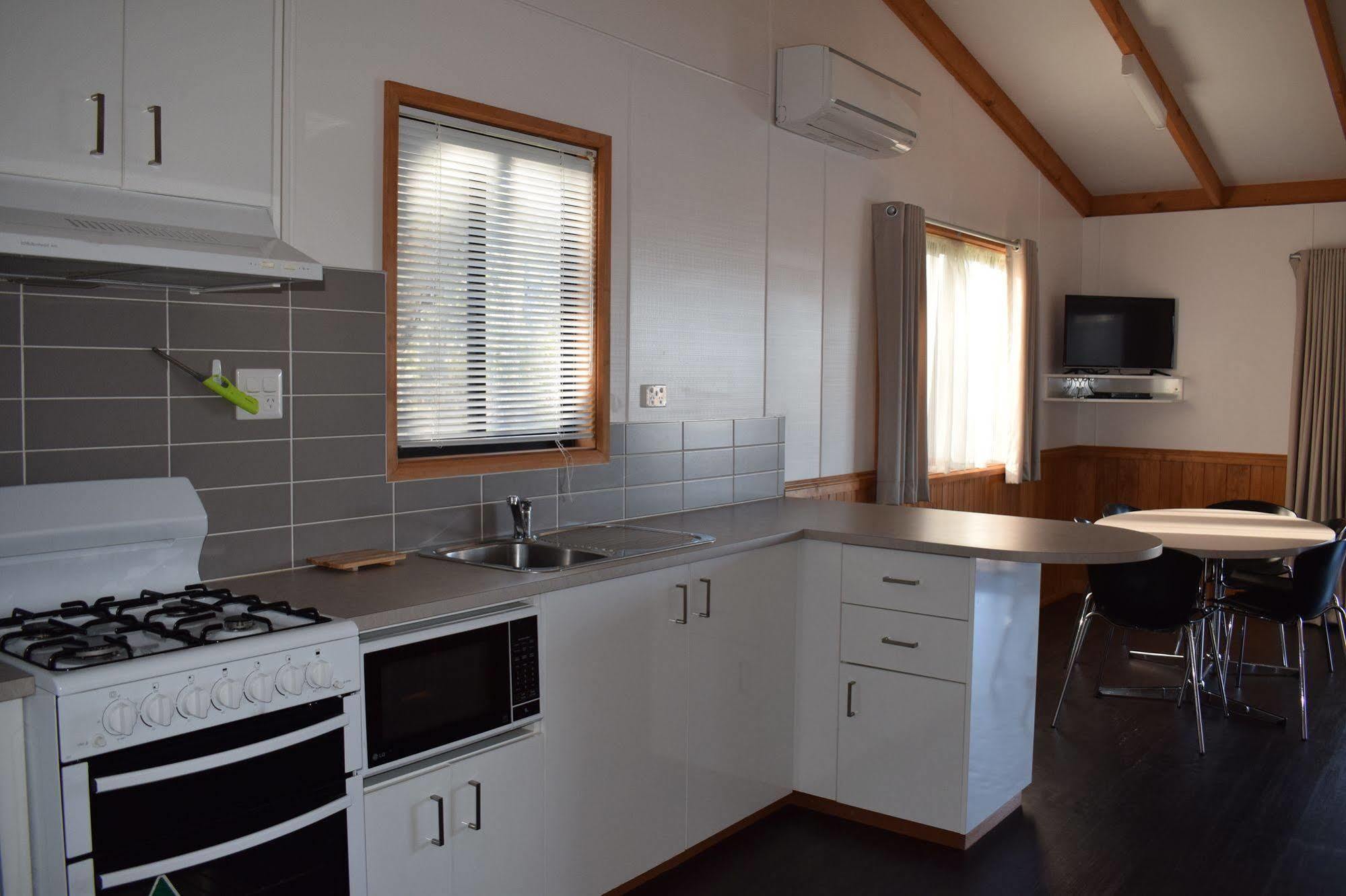 Cohuna Waterfront Holiday Park Exterior photo